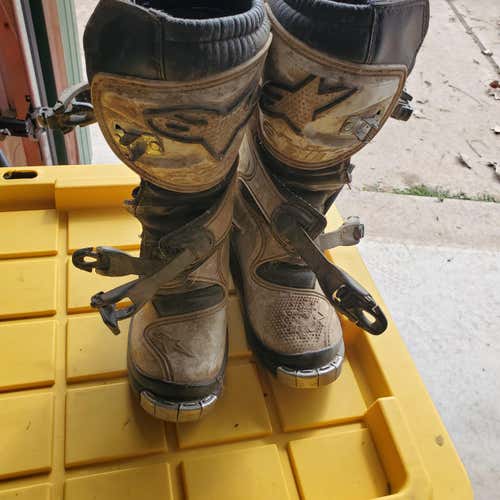 White Used Alpinestar boots youth size 2