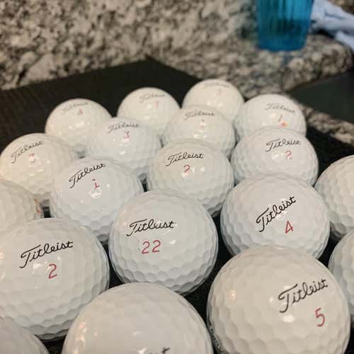 Used Titleist Pro V1/ x 24 Pack (2 Dozen) Golf Balls