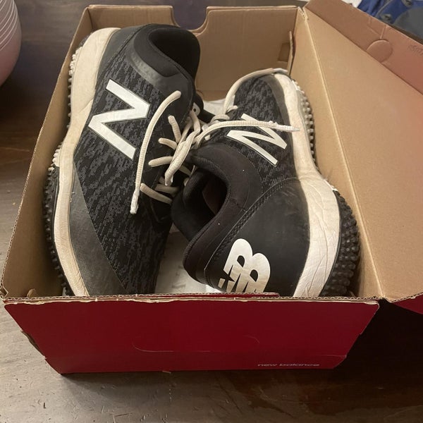 Men's New Balance 4040v5 Turf Shoes - size 11