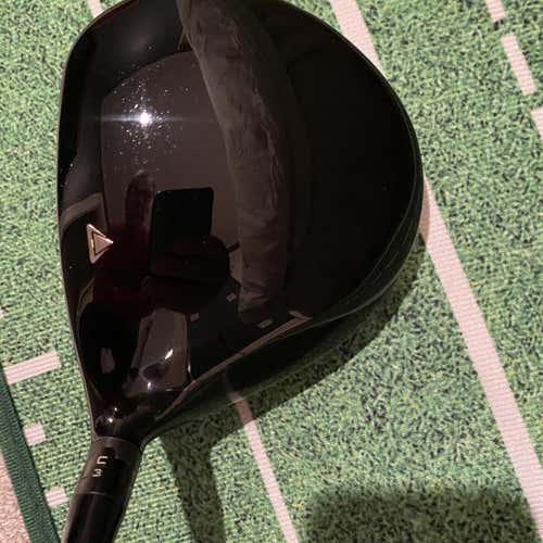 USED Titleist  915 D3 	9.5 Driver  RH   45" ALDILA Graphite  Shaft  X-Stiff Midsize Golf Pride Grip