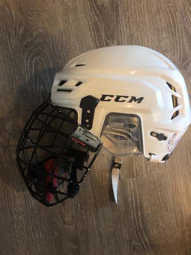 White Used Men’s Small CCM Tacks 710 Helmet