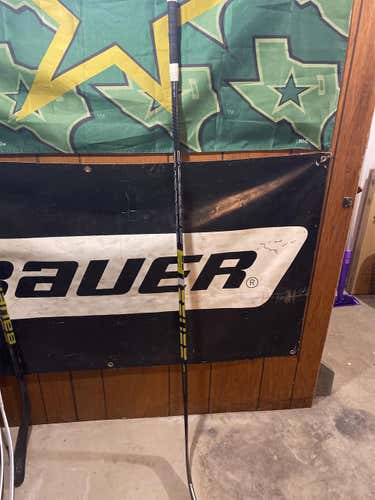 Senior Right Handed 2s Pro Team Toe Pattern  Hockey Stick