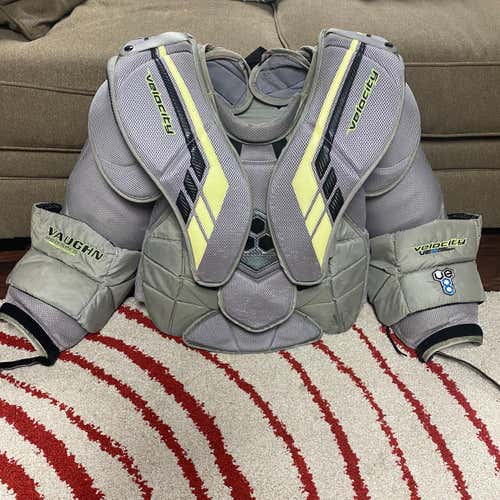 Used Senior Medium Vaughn Velocity VE8 Pro Goalie Chest Protector