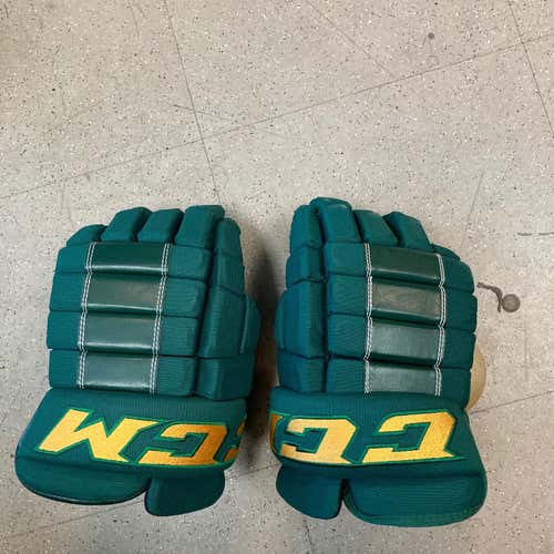 Green Used Senior CCM HG4RPP Gloves 13" (UG507)