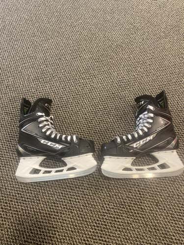 New Senior CCM Ribcor 80K Hockey Skates Regular Width Size 8