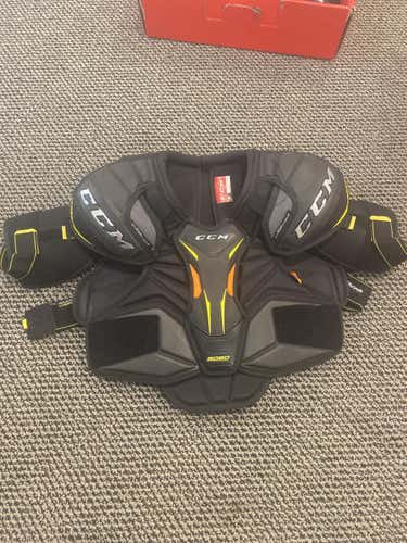 CCM Shoulder Pads 9080 Sr Small
