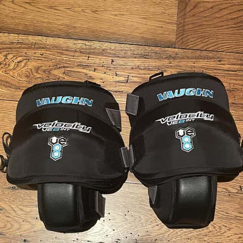 Vaughn Velocity VE8 Intermediate Goalie Knee & Thigh Guard