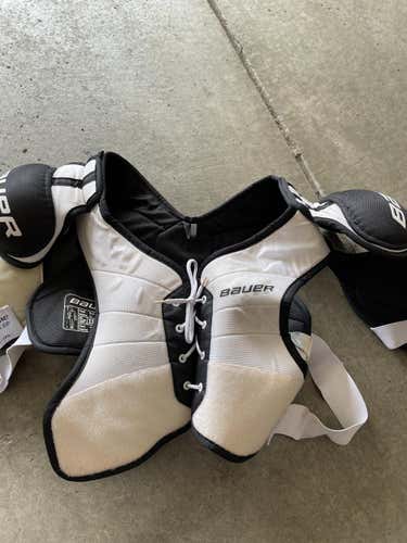 Used Senior Bauer Supreme Classic Shoulder Pads