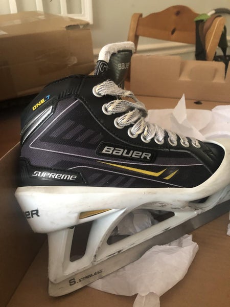 Used Junior Bauer Supreme One.7 Hockey Goalie Skates Extra Wide Width Size 5