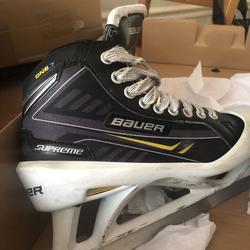 Used Junior Bauer Supreme One.7 Hockey Goalie Skates Extra Wide Width Size 5