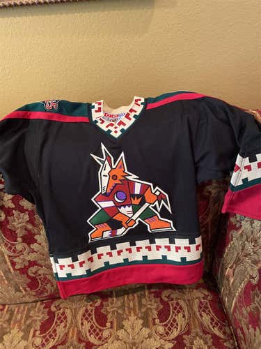 Black Youth Small / Medium CCM  Jersey