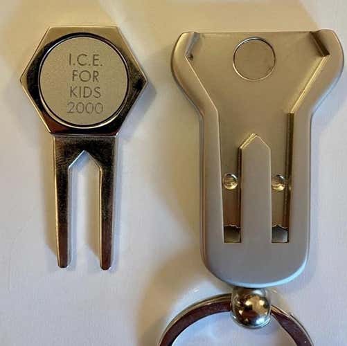 MAGNETIC GOLF DIVOT REPAIR TOOL KEYCHAIN