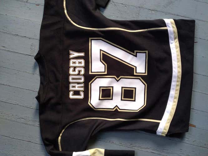Pittsburgh penguins Crosby jersey Medium boys