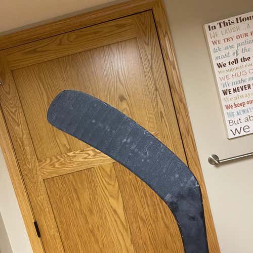 Senior Right Handed Tacks Vector Pro  Hockey Stick