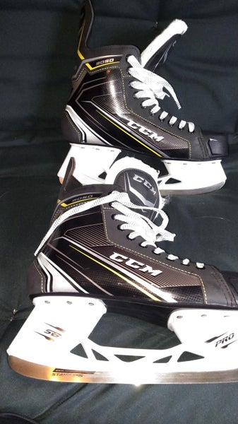 Used Senior CCM Tacks 9050 Hockey Skates Regular Width Size 9.5