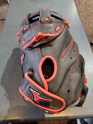 New Mizuno Left Hand Throw Catcher's Glove 34"