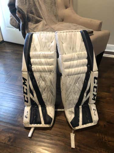 White Used Intermediate 30" CCM Regular Extreme Flex 4 Goalie Full Set