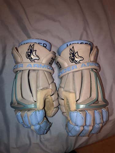 Keiser University Lacrosse gloves