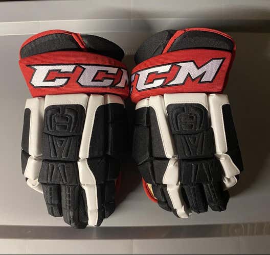 Portland Pirates CCM 15” Gloves
