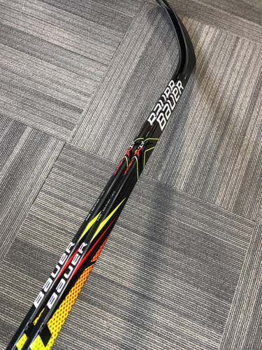 2 Junior Right Handed Vapor X2.7 Toe Pattern  Hockey Stick