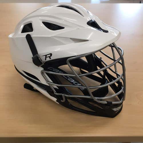 White Adult Player's Cascade R Helmet