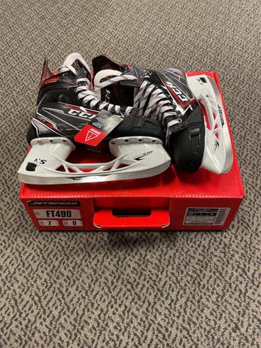 CCM Ft490 Size 7 D Width Skates