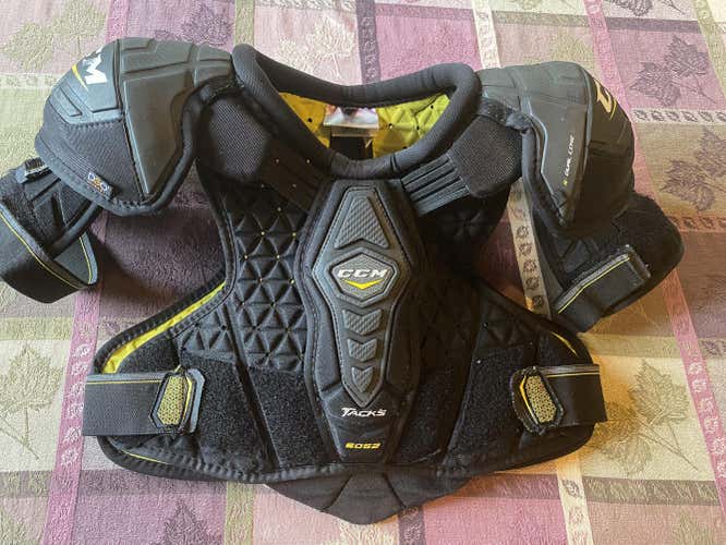 Used Senior Small CCM 6052 Tacks Shoulder Pads