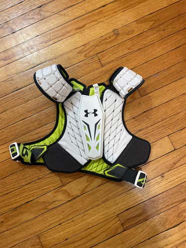 New Large Under Armour Shoulder Pads