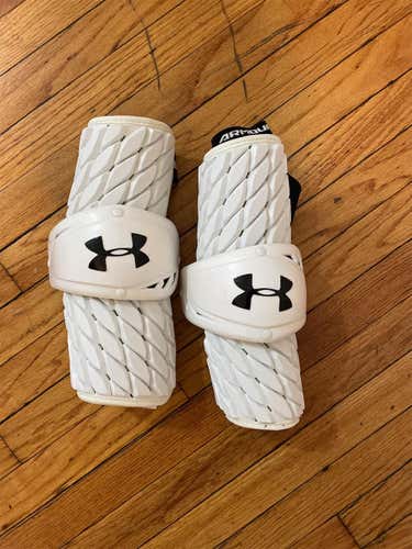 New Medium Under Armour VFT Plus Arm Pads