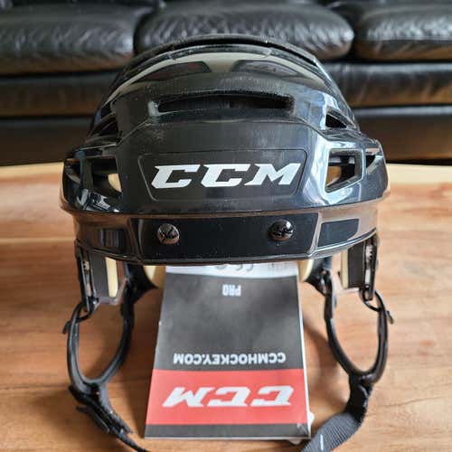 Black New Medium CCM Vector V08 Helmet