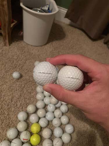 60 Used Titleist Pro V1/ Prov1x Golf Balls