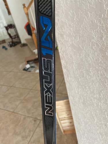 Used Right Handed Nexus 1N Hockey Stick