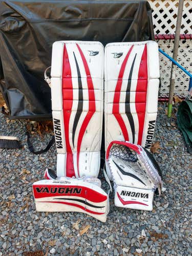 Full set used 32" +2" Vaughn Velocity V7 Goalie Leg Pads