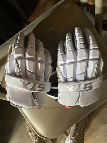 White Used STX surgeon Rzr Lacrosse Gloves 12”