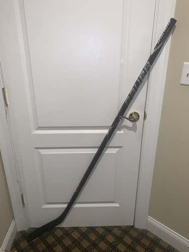 2-PACK BAUER NXG PRO STOCK STICK LEAFS NYLANDER RH 77