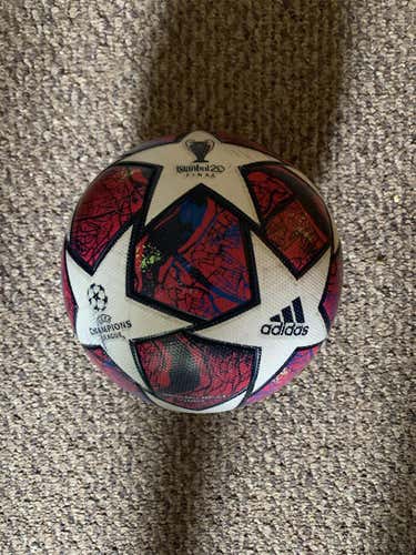 Adidas Champions League Istanbul20 Replica Ball
