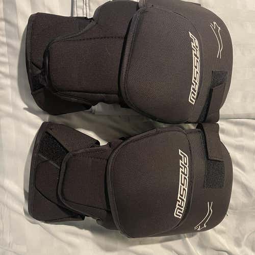 Passau 2nd Gen Goalie Knee Guards