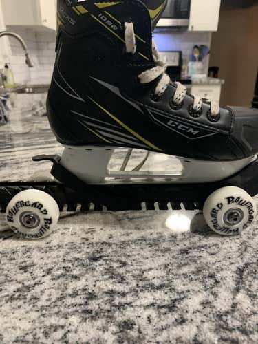 Skate guard with wheels