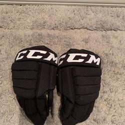 Black Junior CCM 10" Gloves