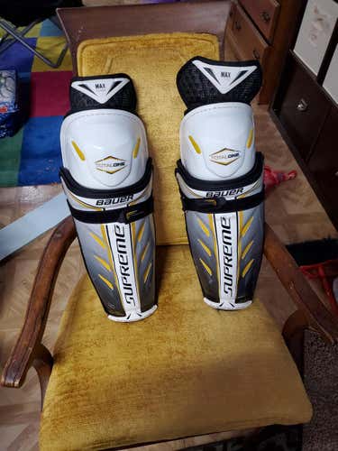 Used Bauer Supreme 1S Shin Pads