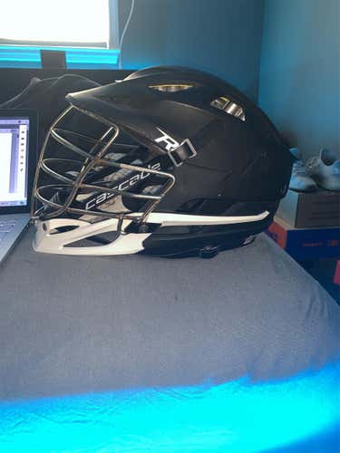 Black Adult Player's Cascade R Helmet.   Look At Description