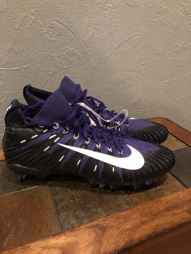 Nike Alpha Menace Elite Football Cleats
