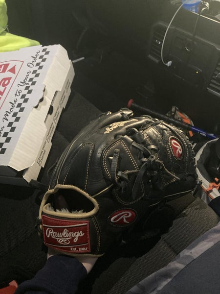 Used High School/College Rawlings Right Hand Throw Gg elite Catcher's Glove 12"
