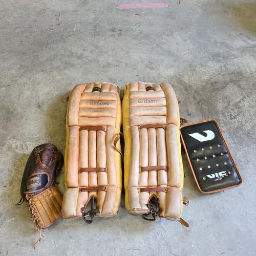 Rare vintage four knee roll leather goalie setup