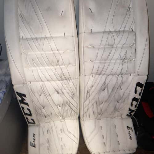 White Senior 34" CCM Extreme flex 4.9 Goalie Leg Pads