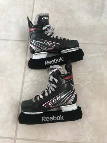 Used Junior CCM Hockey Skates Regular Width Size 5 D