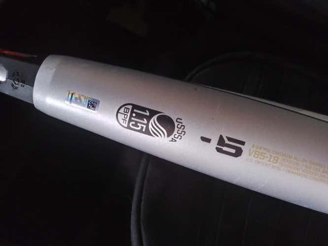 Used High School/College USSSA Certified 2019 DeMarini Hybrid Voodoo Bat (-5) 27 oz 32"