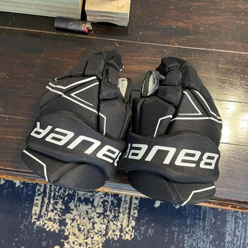 Black Senior Bauer 14"  Gloves