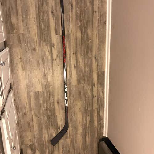 Senior Right Handed JetSpeed Pro Mid Pattern Hockey Stick