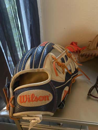 Used Wilson Right Hand Throw A2000 JA27 Gm Baseball Glove 11.5"
